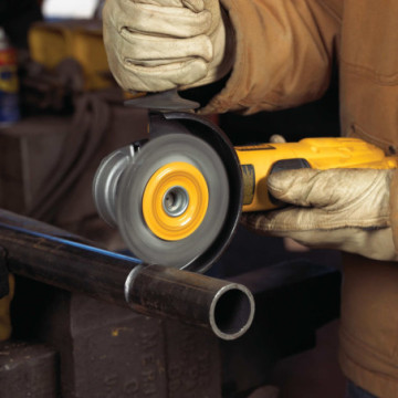 DW4925 CARDA ALAMBRE DE CARBONO 4"X5/8" - 11 HP .020